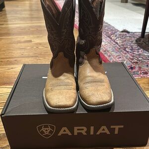 Men’s Ariat western boots, size 7. $160 new.